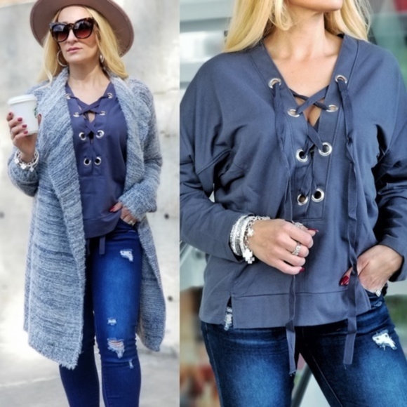 MODA ME COUTURE Tops - GET THE LOOK! Grommet Top - Blue